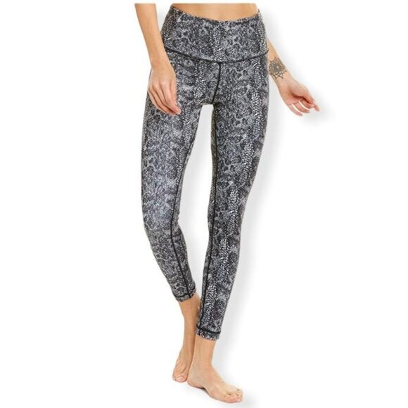 Max Studio Women's Activewear Animal Print Earth Leggings Gray Snake Print - Picture 1 of 11